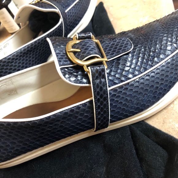 Remarkable Dolce and Gabanna snakeskin loafers - Picture 4 of 11